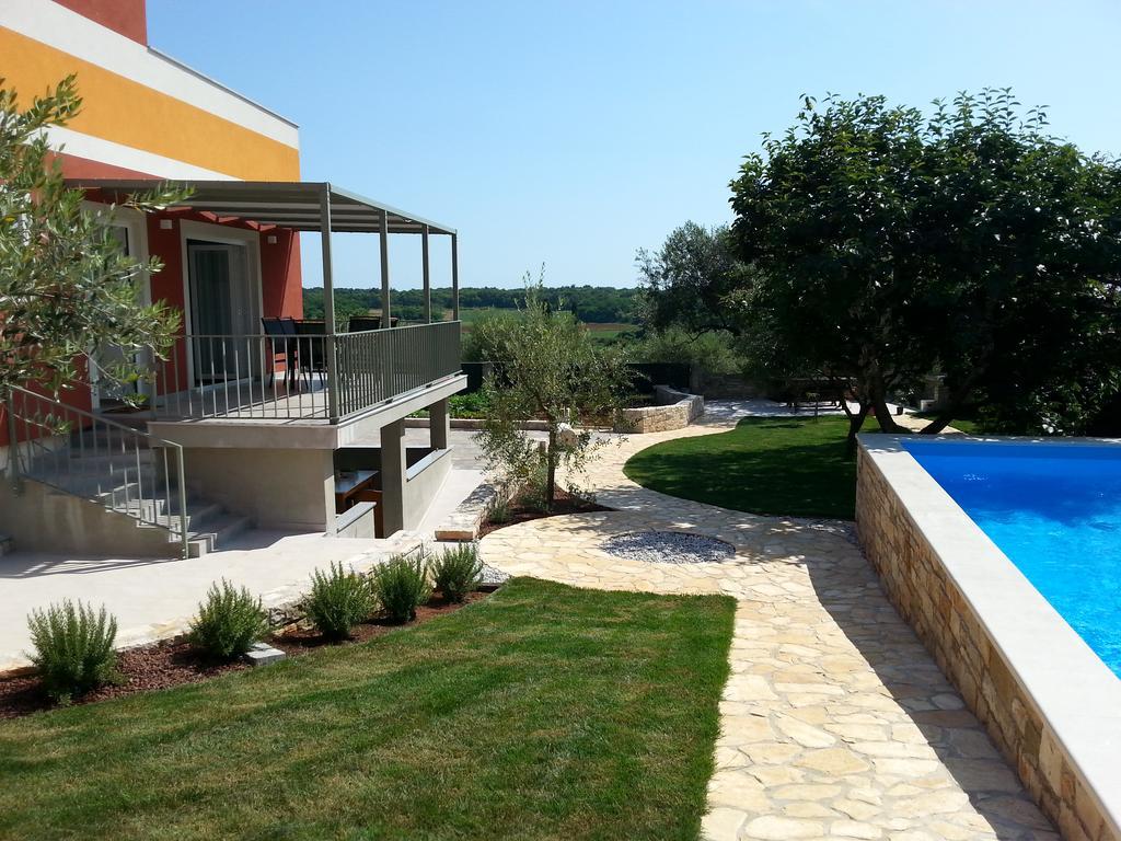 Summer Delight Apartments Савудрія Екстер'єр фото